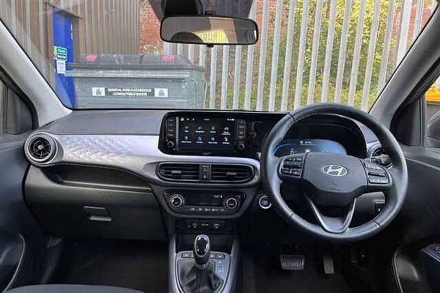 Hyundai i10 1.0 Premium Hatchback 5dr Petrol Auto Euro 6 (s/s) (63 ps)