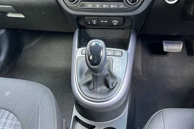 Hyundai i10 1.0 Premium Hatchback 5dr Petrol Auto Euro 6 (s/s) (63 ps)