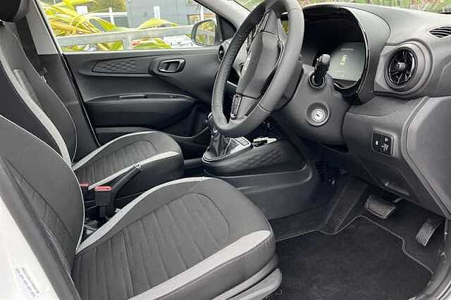 Hyundai i10 1.0 Advance Hatchback 5dr Petrol Auto Euro 6 (s/s) (63 ps)