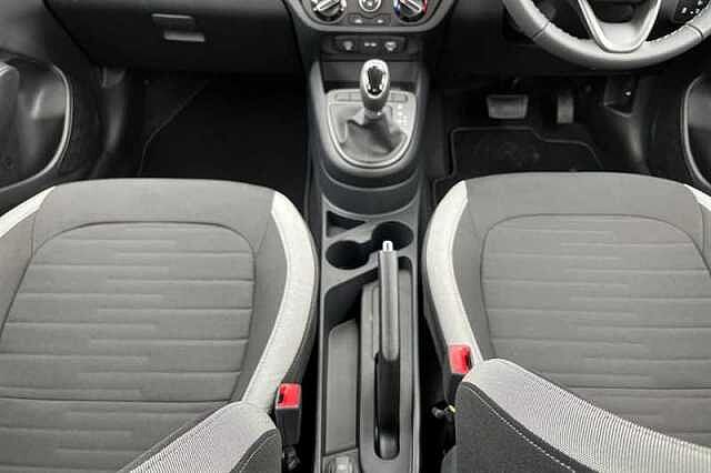 Hyundai i10 1.2 Advance Hatchback 5dr Petrol Auto Euro 6 (s/s) (79 ps)