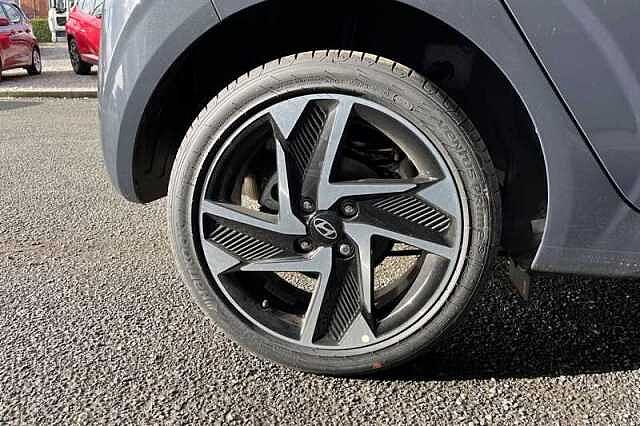 Hyundai i10 1.2 Premium Hatchback 5dr Petrol Auto Euro 6 (s/s) (79 ps)