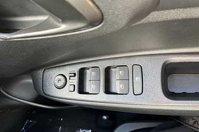 Hyundai i10 1.2 Premium Hatchback 5dr Petrol Auto Euro 6 (s/s) (79 ps)