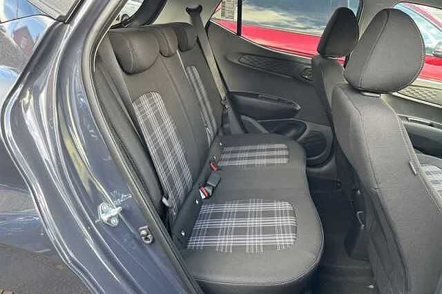 Hyundai i10 1.2 Premium Hatchback 5dr Petrol Auto Euro 6 (s/s) (79 ps)