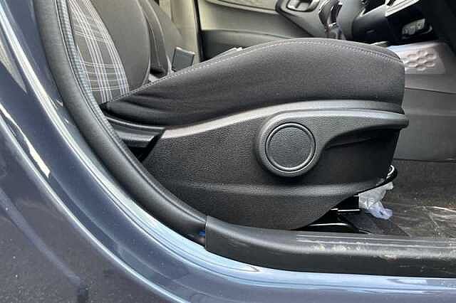 Hyundai i10 1.2 Premium Hatchback 5dr Petrol Auto Euro 6 (s/s) (79 ps)