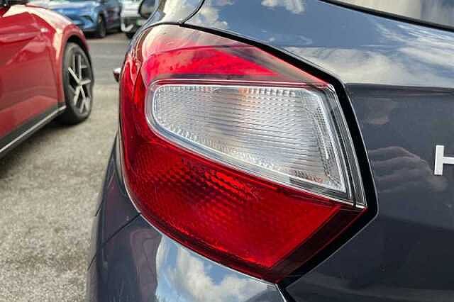 Hyundai i10 1.2 Premium Hatchback 5dr Petrol Auto Euro 6 (s/s) (79 ps)