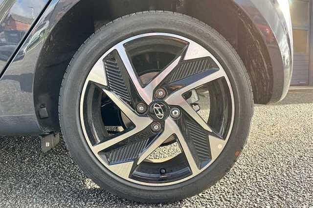 Hyundai i10 1.2 Premium Hatchback 5dr Petrol Auto Euro 6 (s/s) (79 ps)