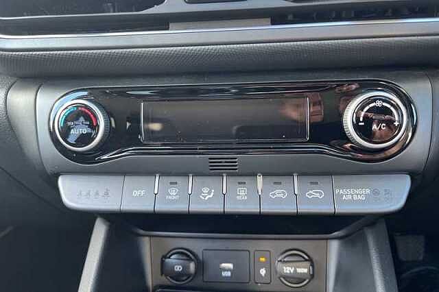 Hyundai KONA 1.0 T-GDi MHEV Premium SUV 5dr Petrol Hybrid Manual Euro 6 (s/s) (120 ps)