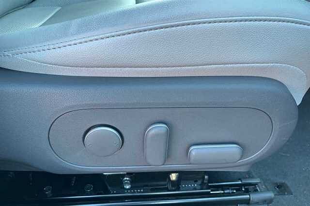 Hyundai KONA 1.6 h-GDi Ultimate SUV 5dr Petrol Hybrid DCT Euro 6 (s/s) (141 ps)