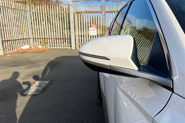 Hyundai TUCSON 1.6 T-GDi Premium SUV 5dr Petrol Hybrid Auto Euro 6 (s/s) (215 ps)