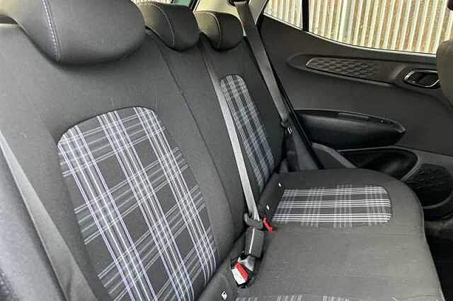 Hyundai i10 1.2 Premium Hatchback 5dr Petrol Auto Euro 6 (s/s) (79 ps)