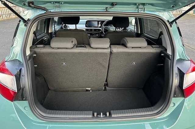 Hyundai i10 1.2 Premium Hatchback 5dr Petrol Auto Euro 6 (s/s) (79 ps)