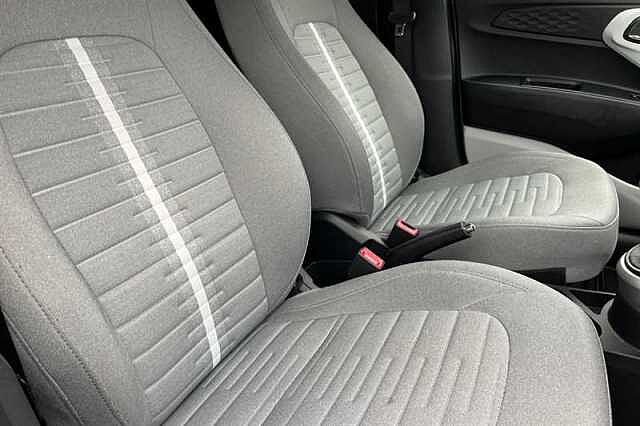Hyundai i10 1.2 Premium Hatchback 5dr Petrol Auto Euro 6 (s/s) (84 ps)