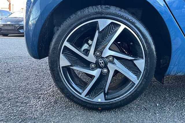 Hyundai i10 1.2 Premium Hatchback 5dr Petrol Auto Euro 6 (s/s) (79 ps)