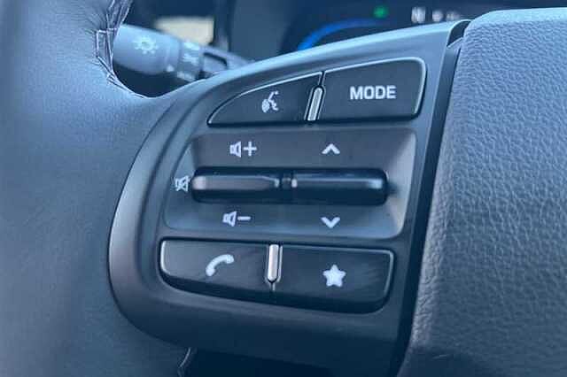 Hyundai i10 1.2 Premium Hatchback 5dr Petrol Auto Euro 6 (s/s) (79 ps)