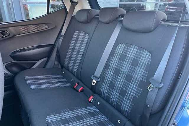 Hyundai i10 1.2 Premium Hatchback 5dr Petrol Auto Euro 6 (s/s) (79 ps)