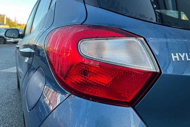 Hyundai i10 1.2 Premium Hatchback 5dr Petrol Auto Euro 6 (s/s) (79 ps)
