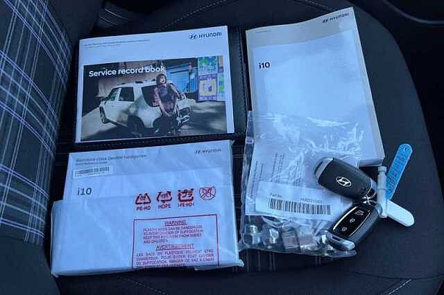Hyundai i10 1.2 Premium Hatchback 5dr Petrol Auto Euro 6 (s/s) (79 ps)