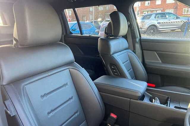 Hyundai SANTA FE 1.6 h T-GDi Calligraphy SUV 5dr Petrol Hybrid Auto 4WD Euro 6 (s/s) (7Seat) (215