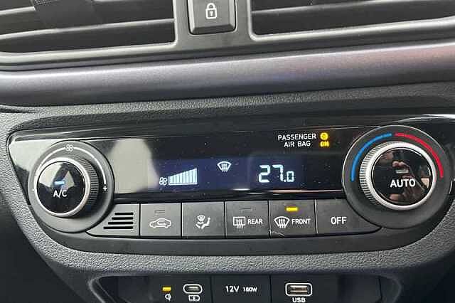 Hyundai i10 1.2 Premium Hatchback 5dr Petrol Auto Euro 6 (s/s) (79 ps)