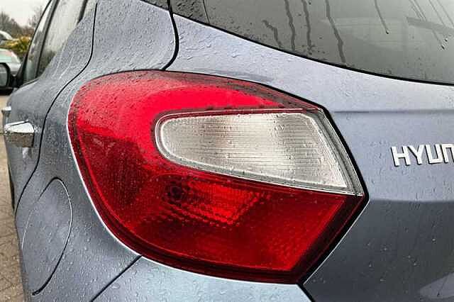 Hyundai i10 1.2 Premium Hatchback 5dr Petrol Auto Euro 6 (s/s) (79 ps)