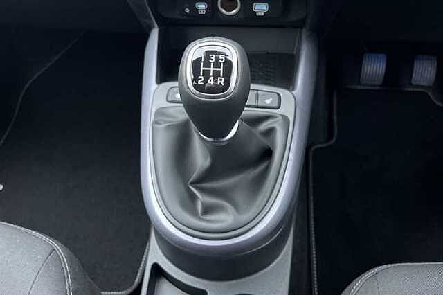 Hyundai i10 1.2 Premium Hatchback 5dr Petrol Manual Euro 6 (s/s) (79 ps)