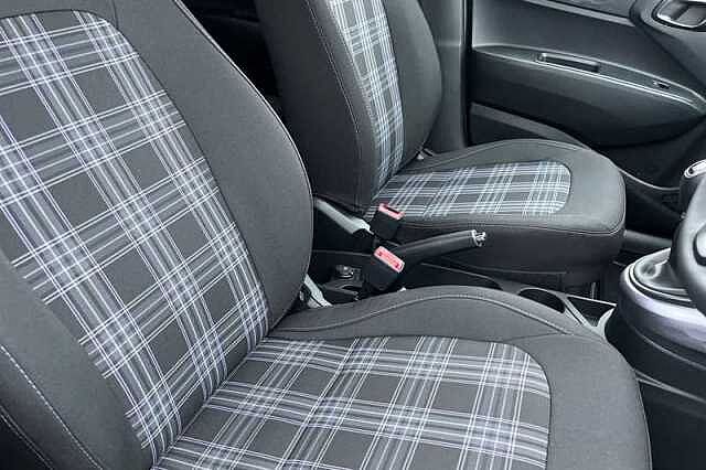 Hyundai i10 1.2 Premium Hatchback 5dr Petrol Manual Euro 6 (s/s) (79 ps)