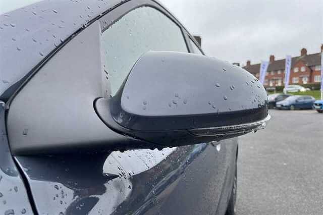 Hyundai i10 1.2 Premium Hatchback 5dr Petrol Manual Euro 6 (s/s) (79 ps)