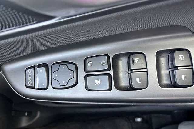 Hyundai KONA 1.6 h-GDi Premium SUV 5dr Petrol Hybrid DCT Euro 6 (s/s) (141 ps)