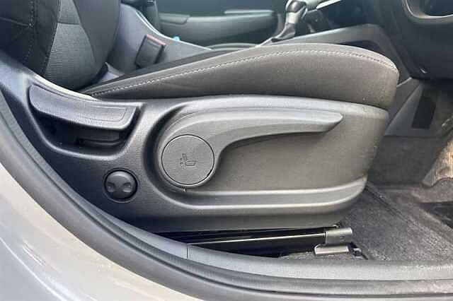 Hyundai KONA 1.6 h-GDi Premium SUV 5dr Petrol Hybrid DCT Euro 6 (s/s) (141 ps)