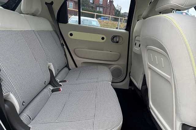 Hyundai INSTER Long Range 49kWh 02 SUV 5dr Electric Auto (115 ps) Black