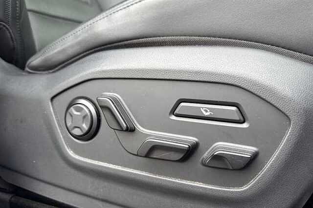 Hyundai SANTA FE 1.6 T-GDi 13.8kWh Calligraphy SUV 5dr Petrol Plug-in Hybrid Auto 4WD Euro 6 (s/s